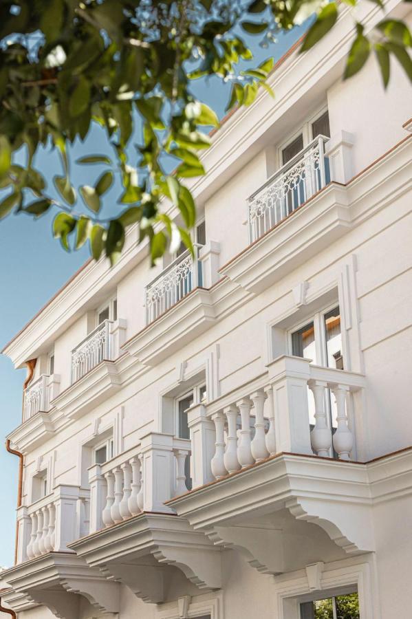 Giulia Albergo Hotel Durrës Exterior foto